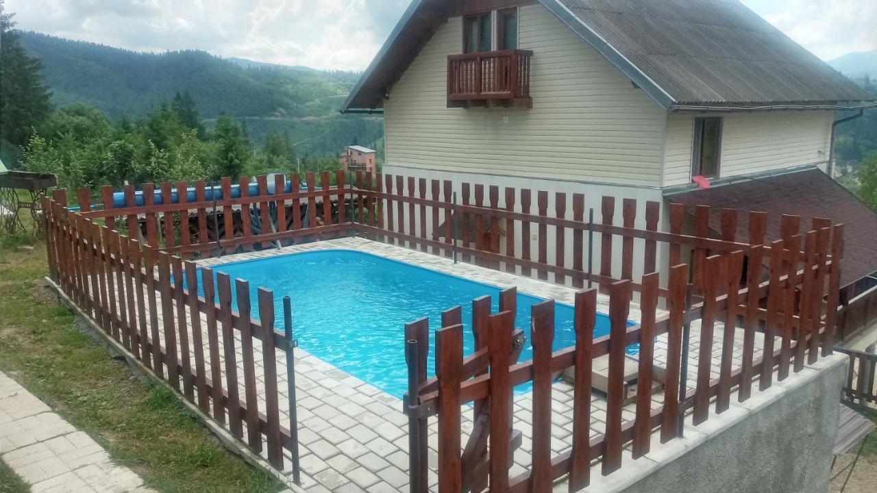 Appartamento Біля Лісу Slavske Esterno foto