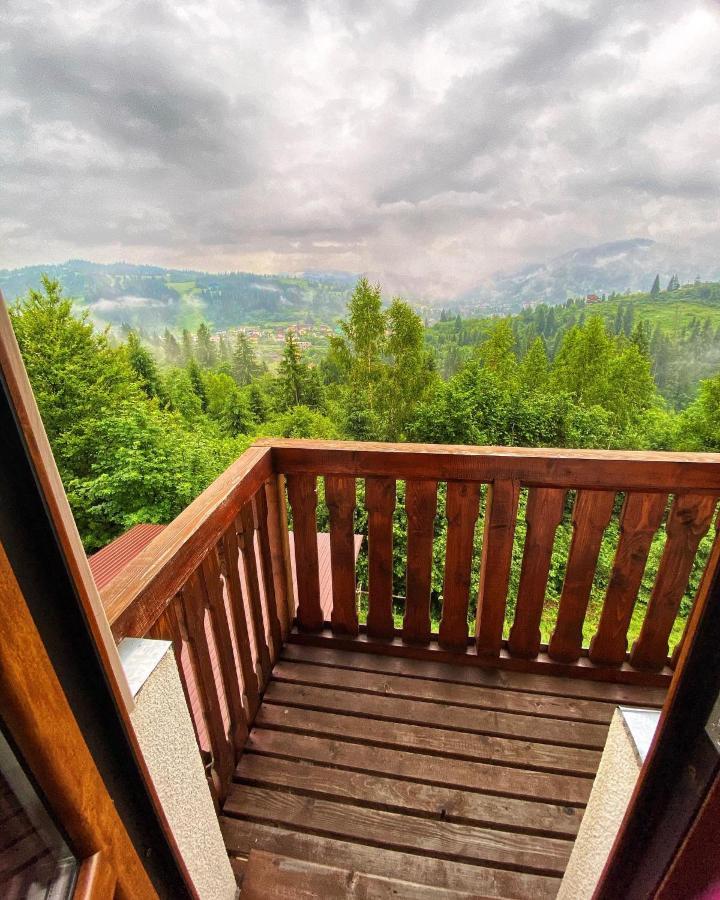 Appartamento Біля Лісу Slavske Esterno foto